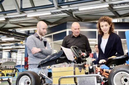 Tweede Kamerlid Sophie Hermans en raadslid gemeente Velsen Cas Schollink doen inspiratie op bij Techport